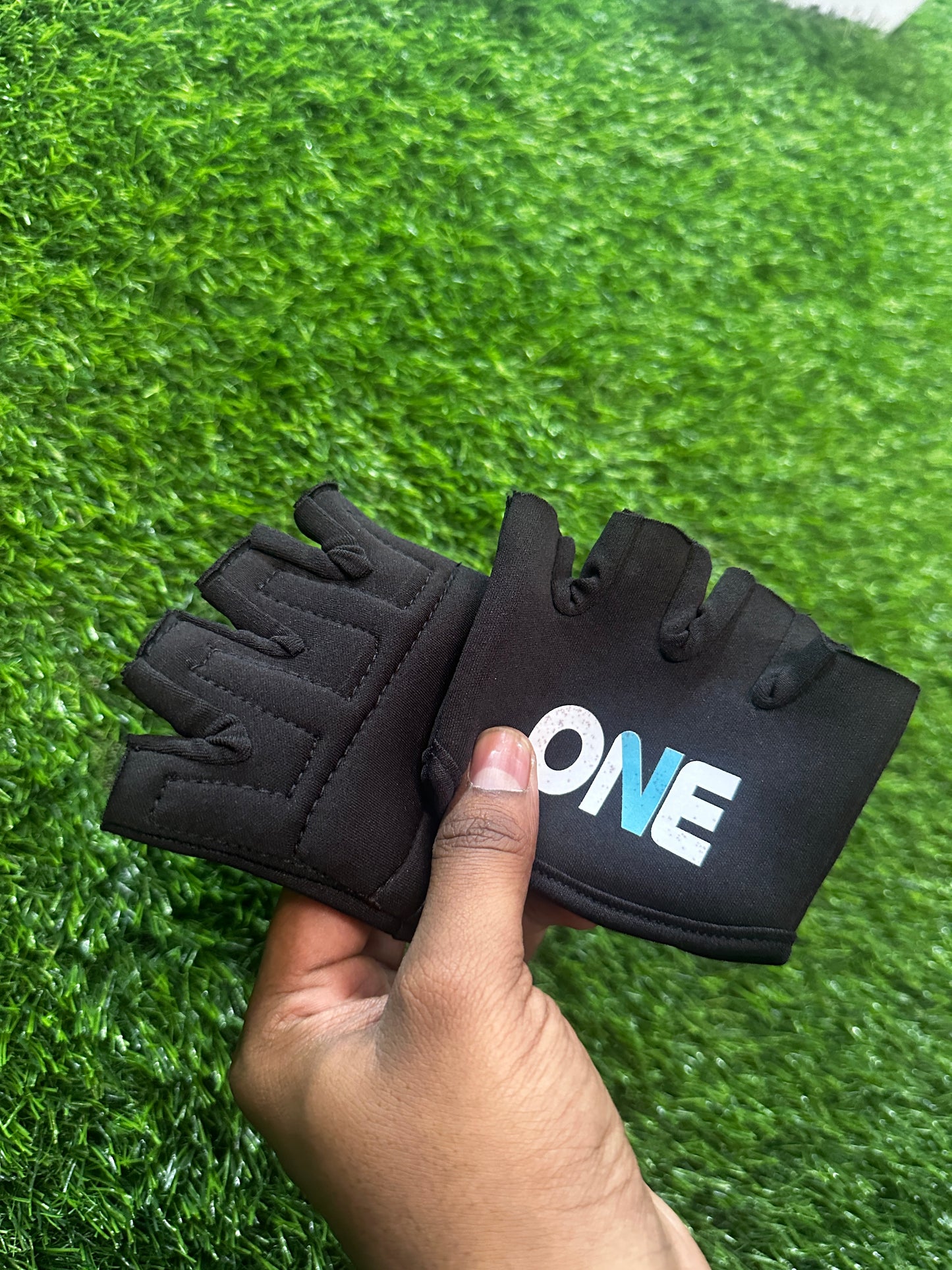 ONEV Fielding Gloves
