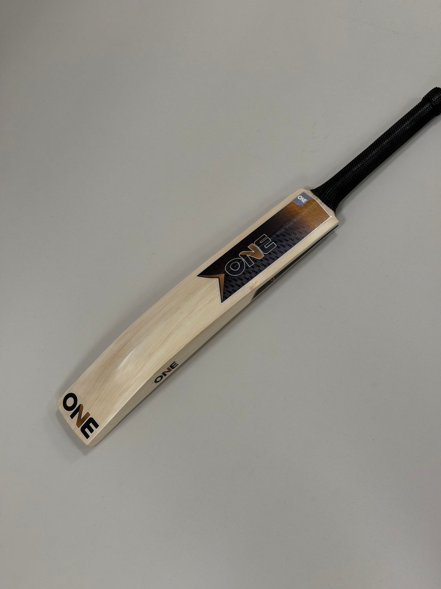 ONEV NURTURED WILLOW Cricket Bat