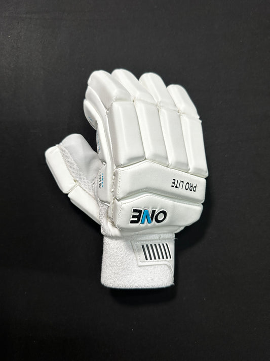 ONEV PRO LITE Batting Gloves